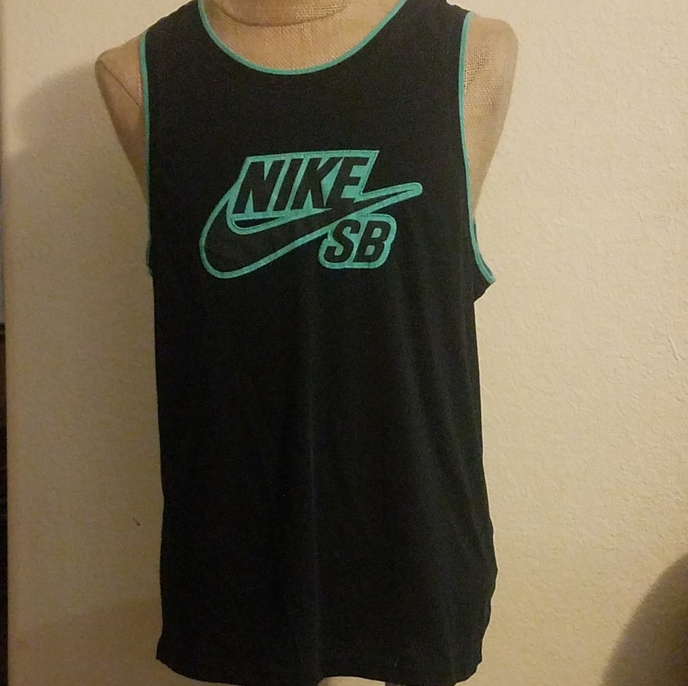 🌼Nike SB Tank